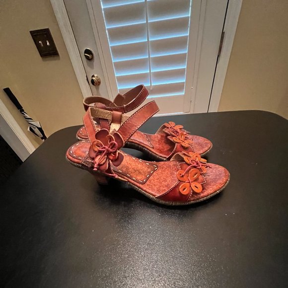 Spring Step size 37 tan sandal - Picture 2 of 12